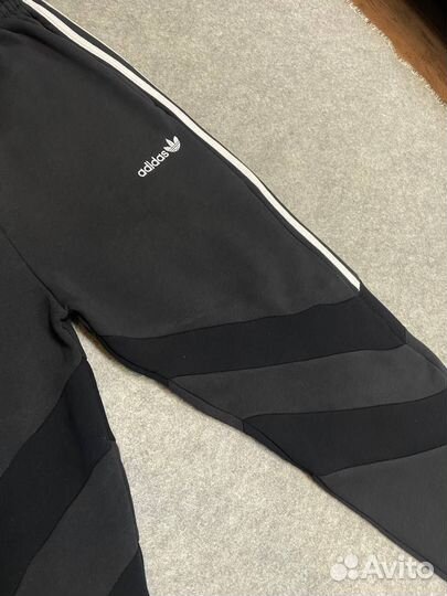 Спортивный костюм Adidas