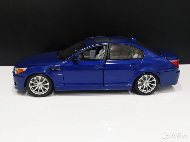 1:18 BMW M5 (E60)