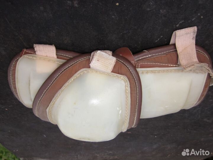 Наколенник и налокотник для игры в хоккей (СССР)