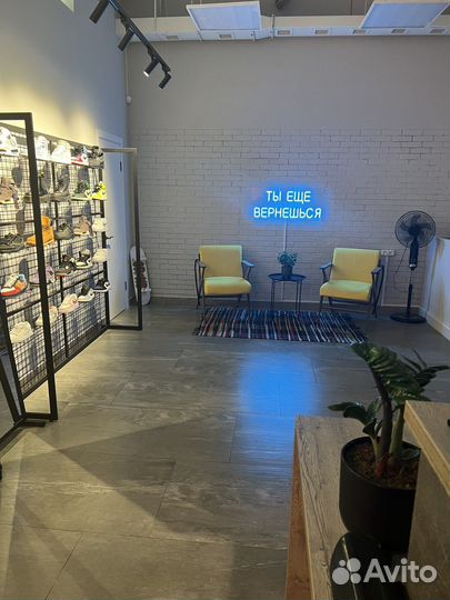 Готовый бизнес магазин кроссовок