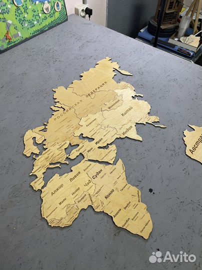 Карта мира одноуровневая из дерева