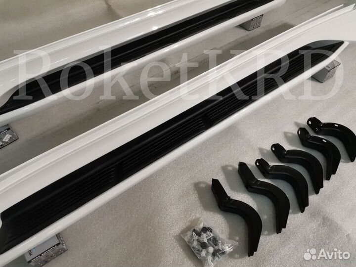 Подножки Lexus LX 570 c 2015 года Белые