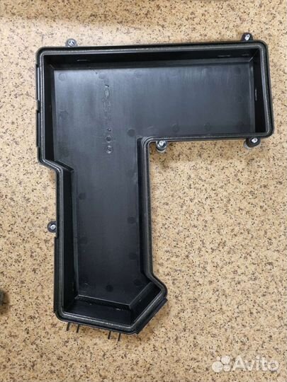 Крышка блока предохранителей Freelander 98-06