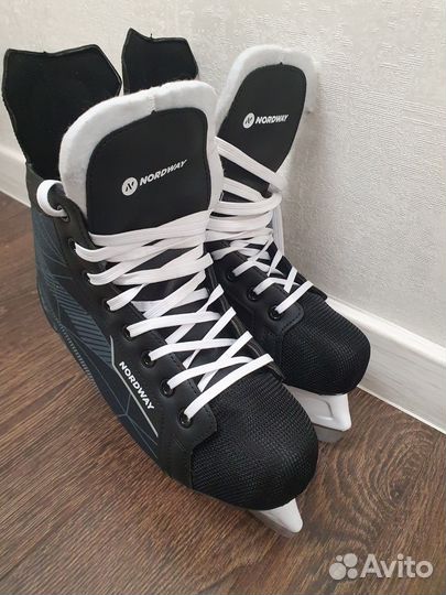 Коньки хоккейные