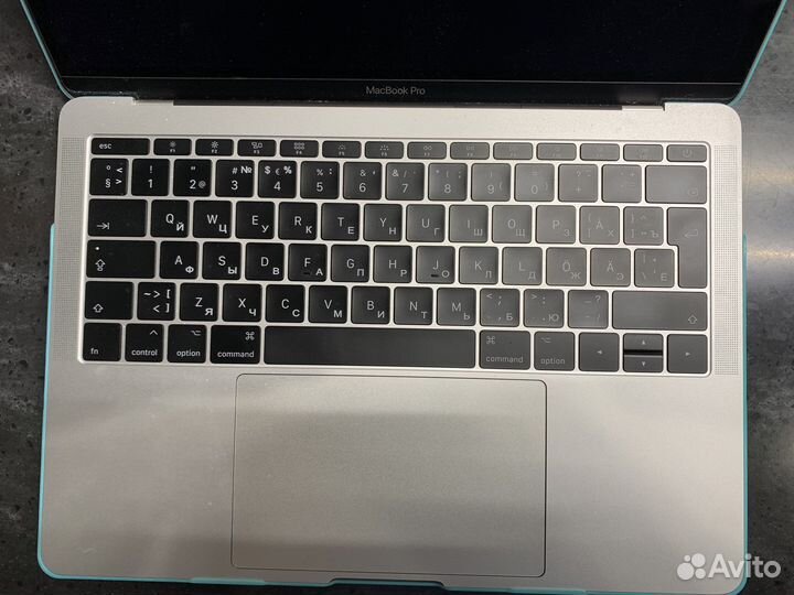 Macbook pro 13 2017 i7 gb16 256g