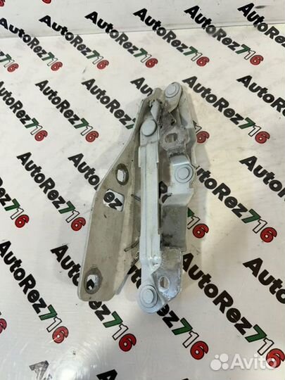 Петля капота правая Audi Tt 8J cdaa 1.8 2012