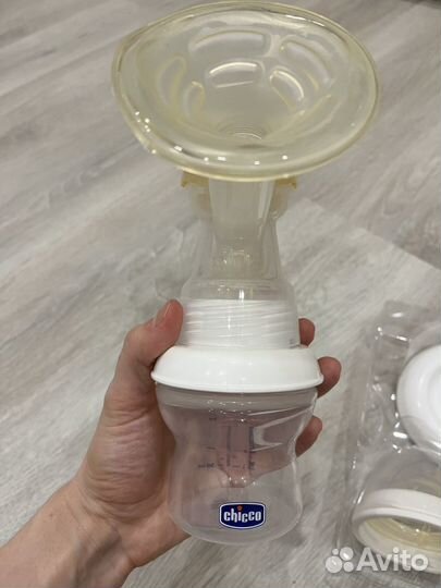Молокоотсос ручной Chicco Natural feeling