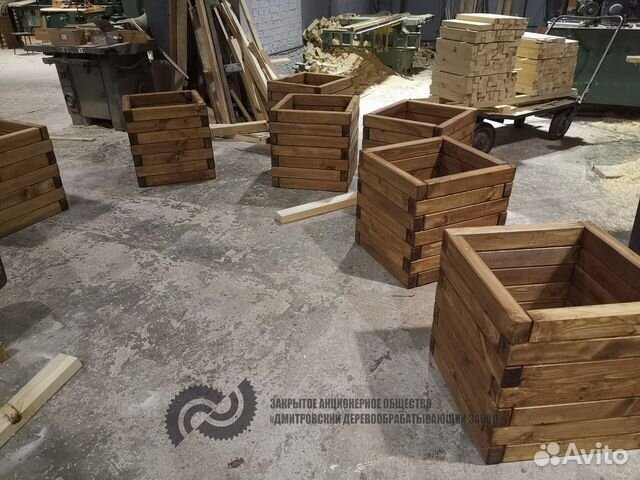 Деревянное кашпо