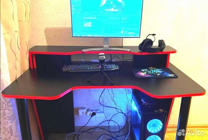Подиум от компьютерного игрового стола