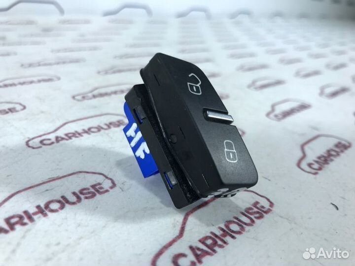 Кнопка центрального замка задняя правая Volkswagen