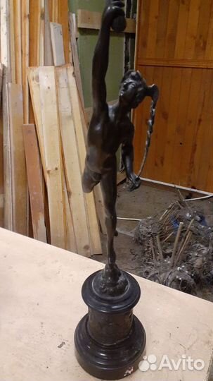 Бронзовая статуэтка