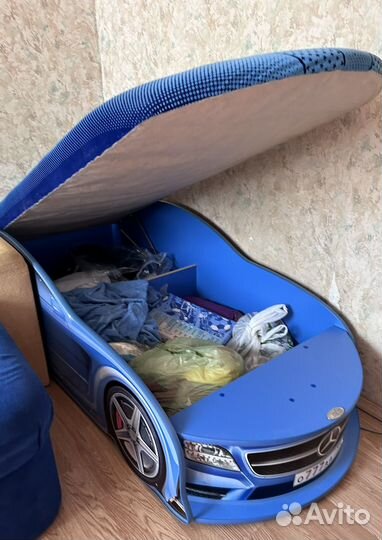 Детская кровать машинка