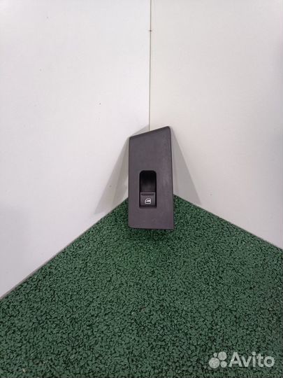 Кнопка стеклоподъемника зад прав двери VW Passat