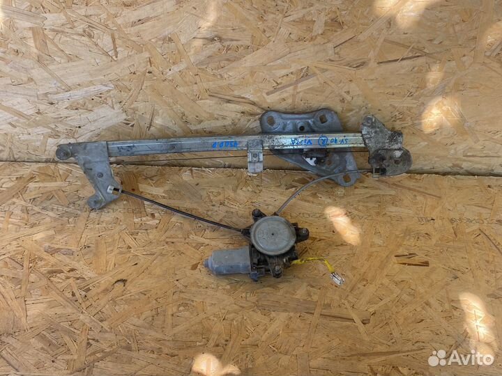 Стеклоподьемник передний правый Toyota vista sv40