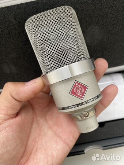 Студийный микрофон Neumann TLM 102 Германия