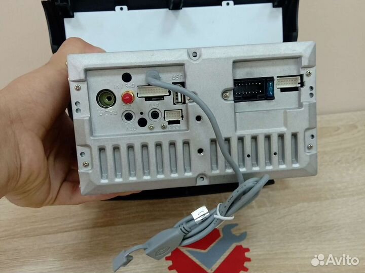 Магнитола для Outlendr