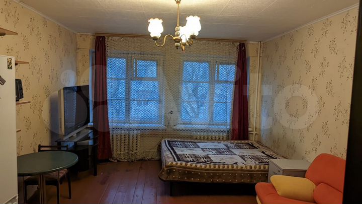 Комната 27 м² в 4-к., 4/4 эт.