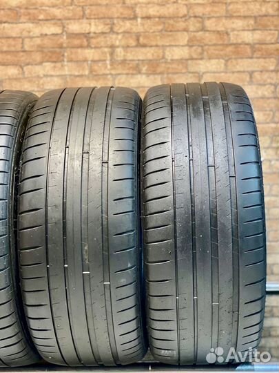 Michelin Pilot Sport 4 225/45 R17