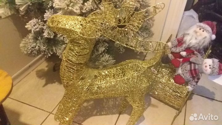 Сувениры на новый год,сосна с шишками