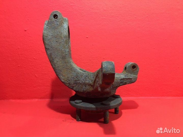 Кулак передний левый Mazda 3 BK Z6 VE 1.6L 1598