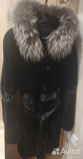Шуба мутоновая с норковой вставкой