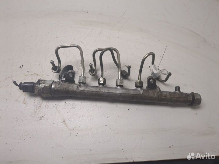 Рампа топливная Skoda Rapid, 2013