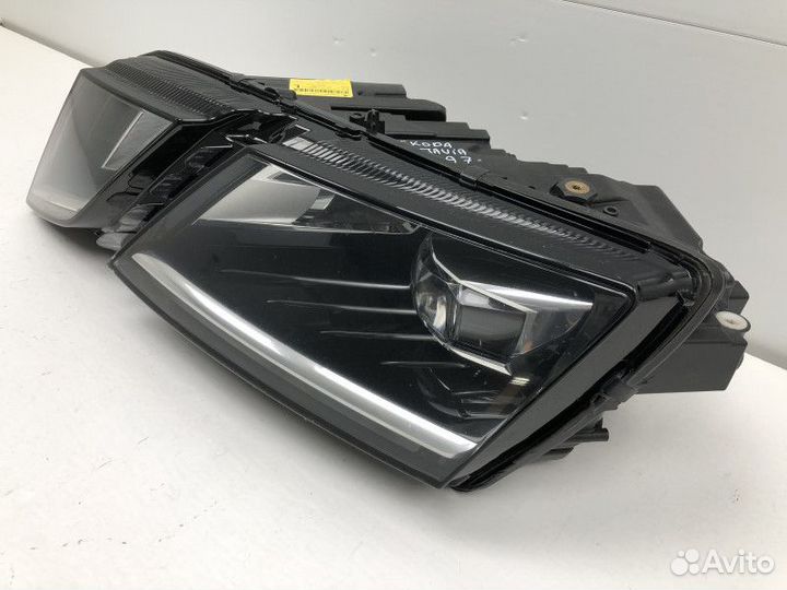 Фара левая Skoda Octavia 3 (A7)