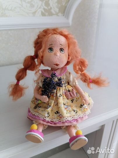 Вязаная кукла ручной работы