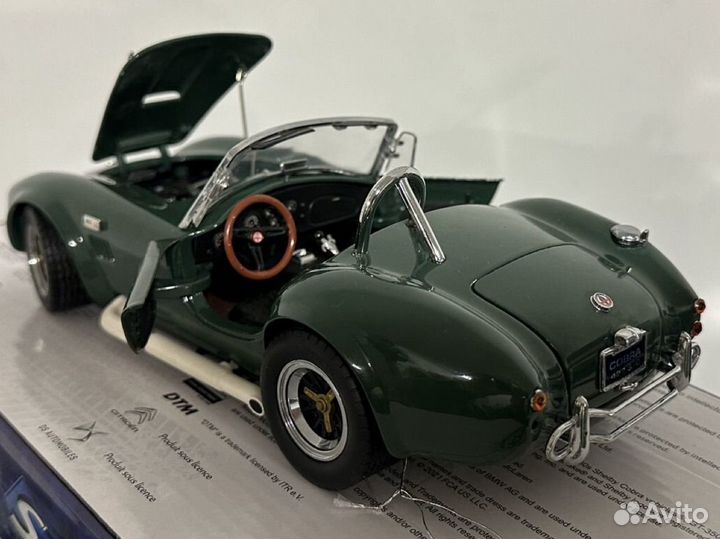 Модель автомобиля Shelby Cobra 427 s/c 1/18