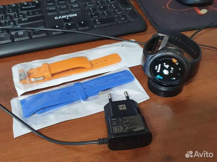 Смарт часы Samsung Gear S2 Sport