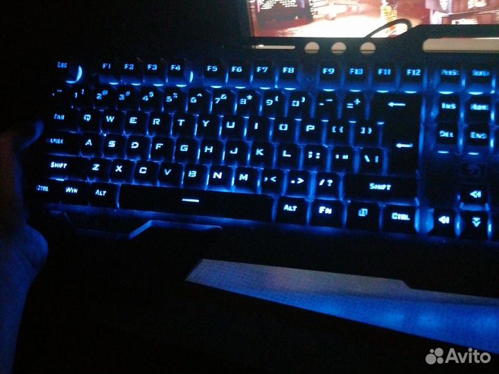 Игровая клавиатура с подсветкой
