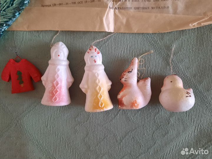 Винтажные елочные игрушки и дождик