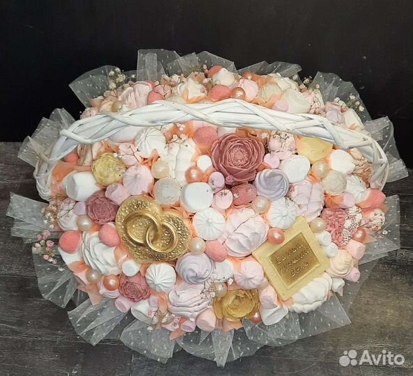 Свадебная корзина сладкая