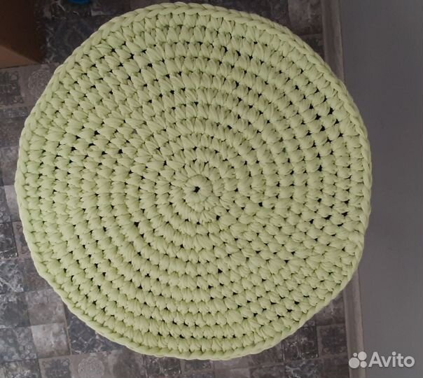 Вязаная салфетка коврик