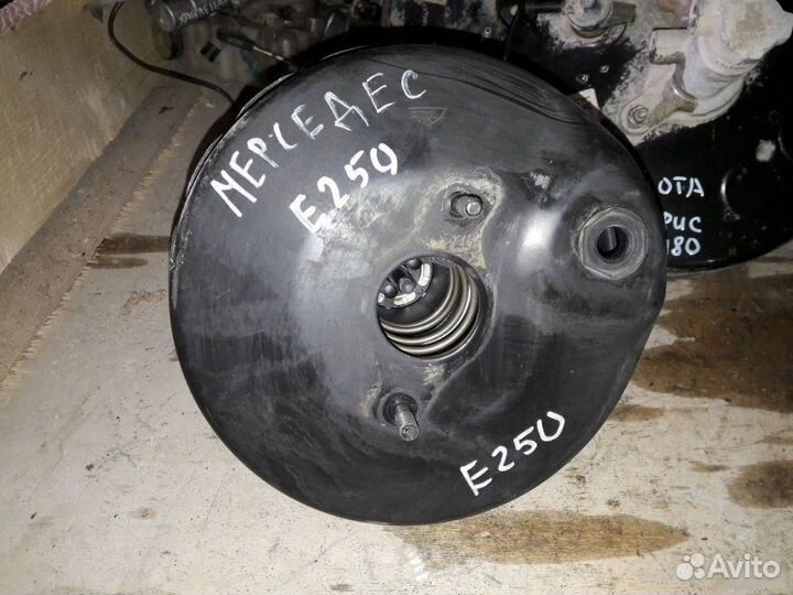 Вакуумный усилитель тормозов Mercedes-Benz E250