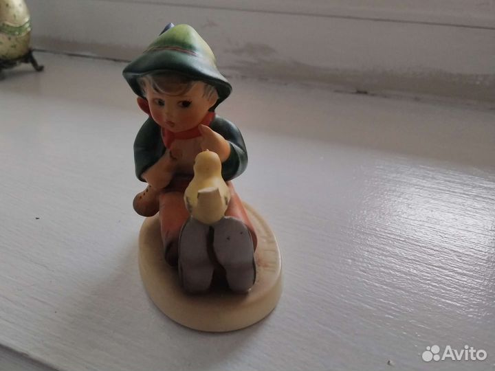 Фарфоровая статуэтка hummel goebel