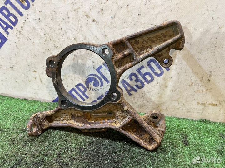 Кулак задний левый Ford Escape кроссовер 3.0 5KA