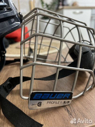 Хоккейный шлем