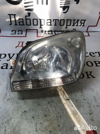 Фара левая Kia Sportage II (2004—2008)