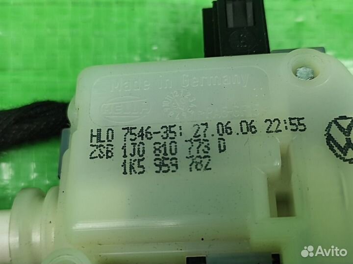 Активатор замка крышки бака Touareg/Cayenne 02-10