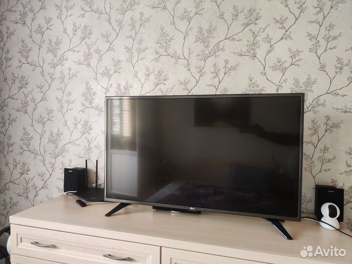 Телевизор 43