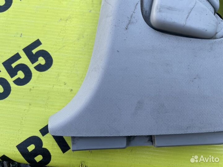 Обшивка стойки правая Citroen C4