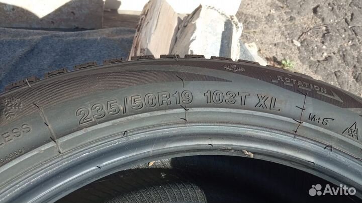 iLink Wintervorhut Stud II 235/50 R19 103T