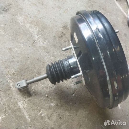 Вакуумный усилитель тормозов Renault Logan 2