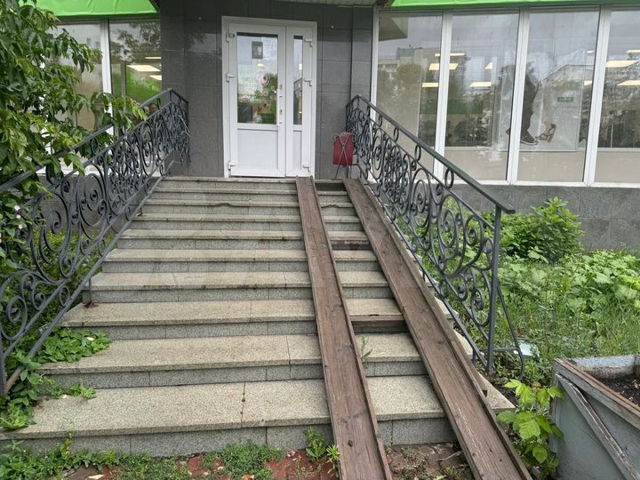 Помещение в центре города красная линия, 110 м²