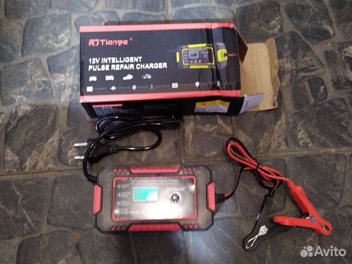 Автомобильное зарядное устройство