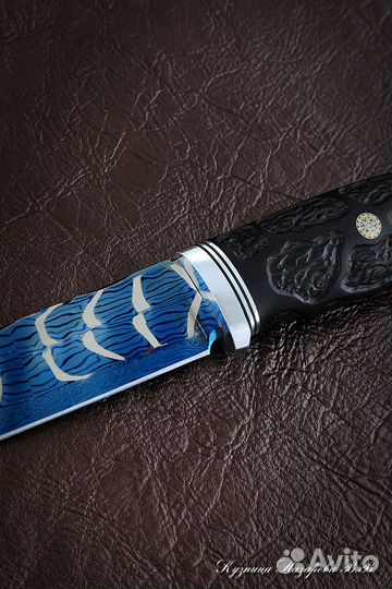 Нож дамаск торцевой с воронением черный граб резно