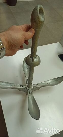 Якорь для катера или лодки