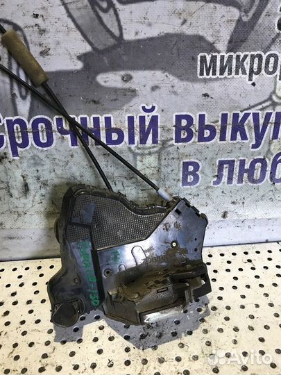 Замок двери передний правый Toyota Corolla 150