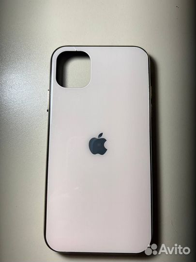 Чехлы на телефон iPhone 11
